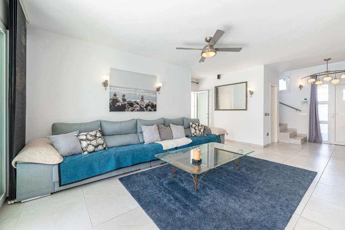 Se vende Villa - Chalet de 3 dormitorios en Costa Del Sol, Málaga, España