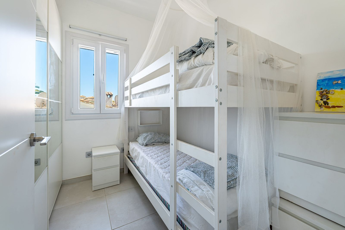 Se vende Villa - Chalet de 3 dormitorios en Costa Del Sol, Málaga, España