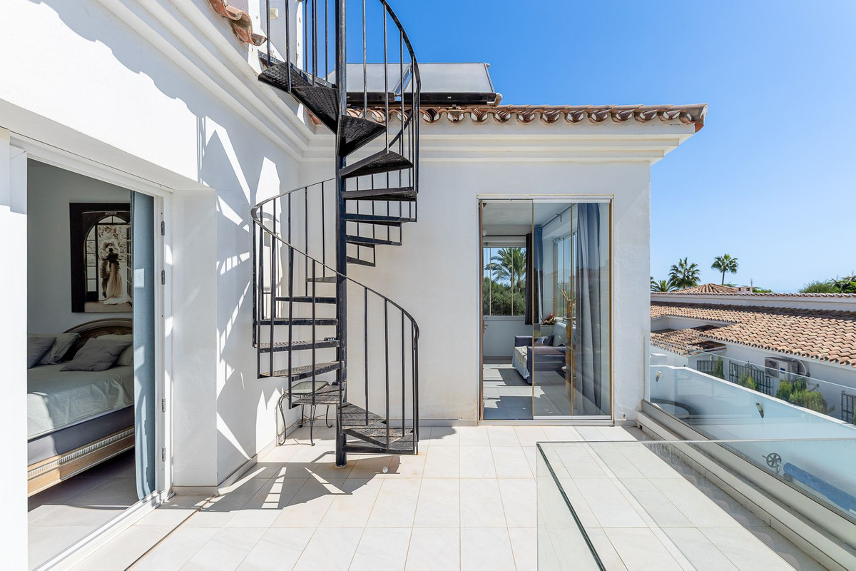 Se vende Villa - Chalet de 3 dormitorios en Costa Del Sol, Málaga, España