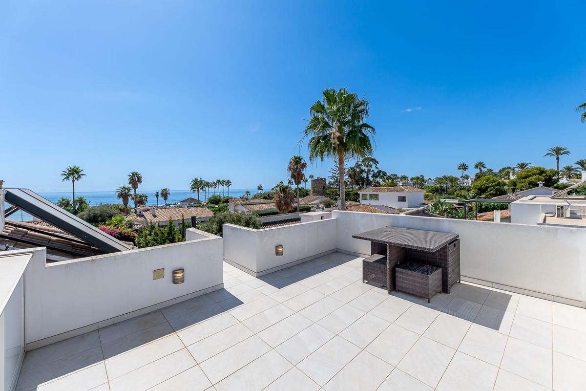 Se vende Villa - Chalet de 3 dormitorios en Costa Del Sol, Málaga, España