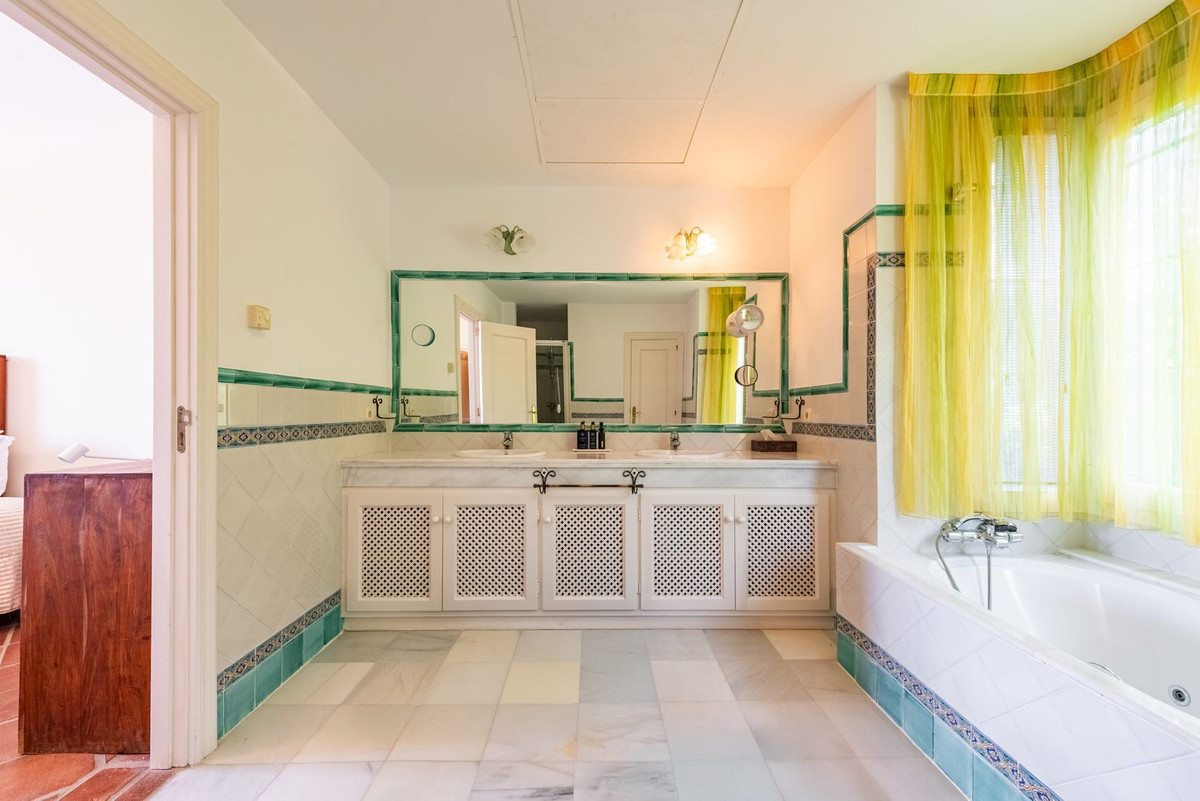 5 Bed Townhouse for sale in Casares Playa Costa Del Sol, Málaga, Spain