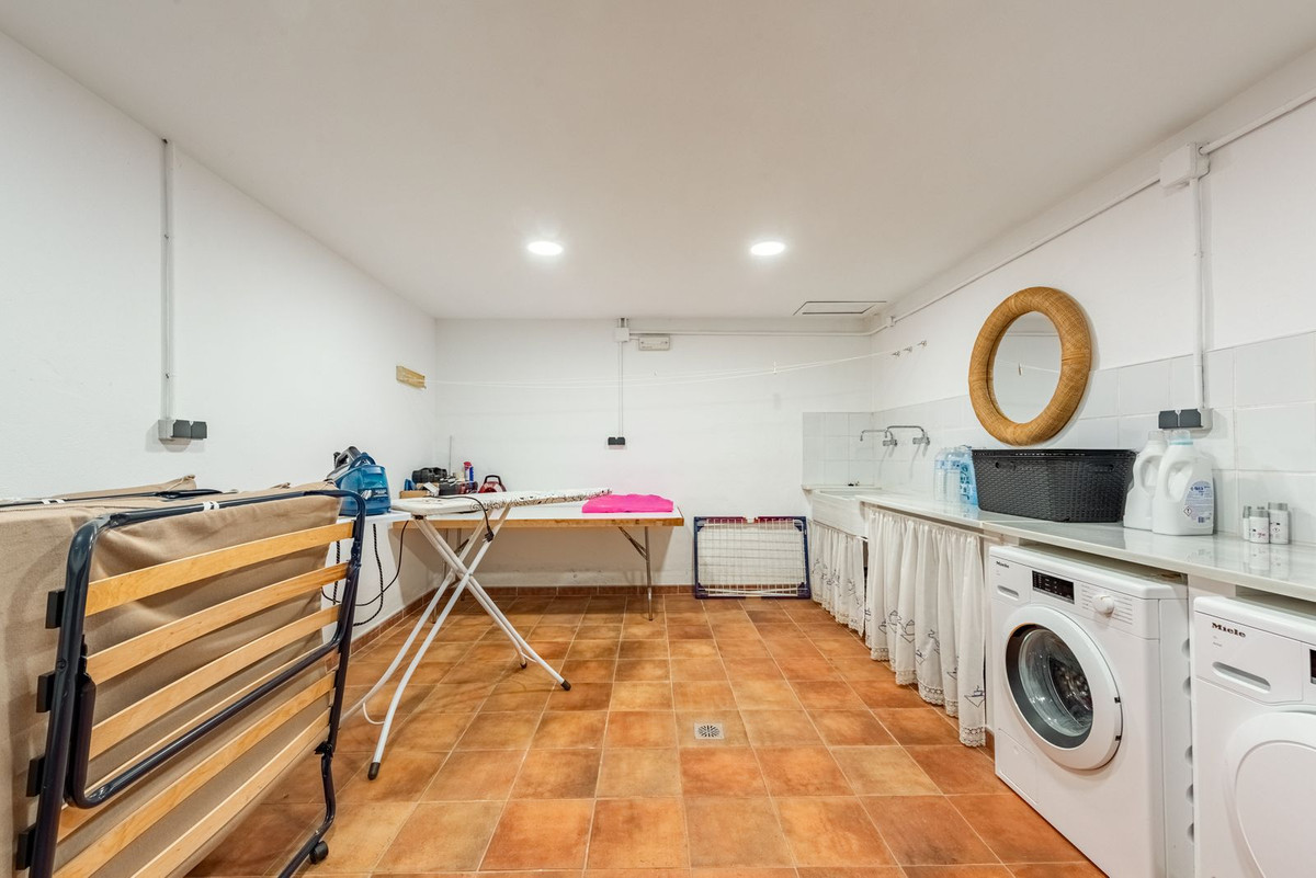 5 Bed Townhouse for sale in Casares Playa Costa Del Sol, Málaga, Spain
