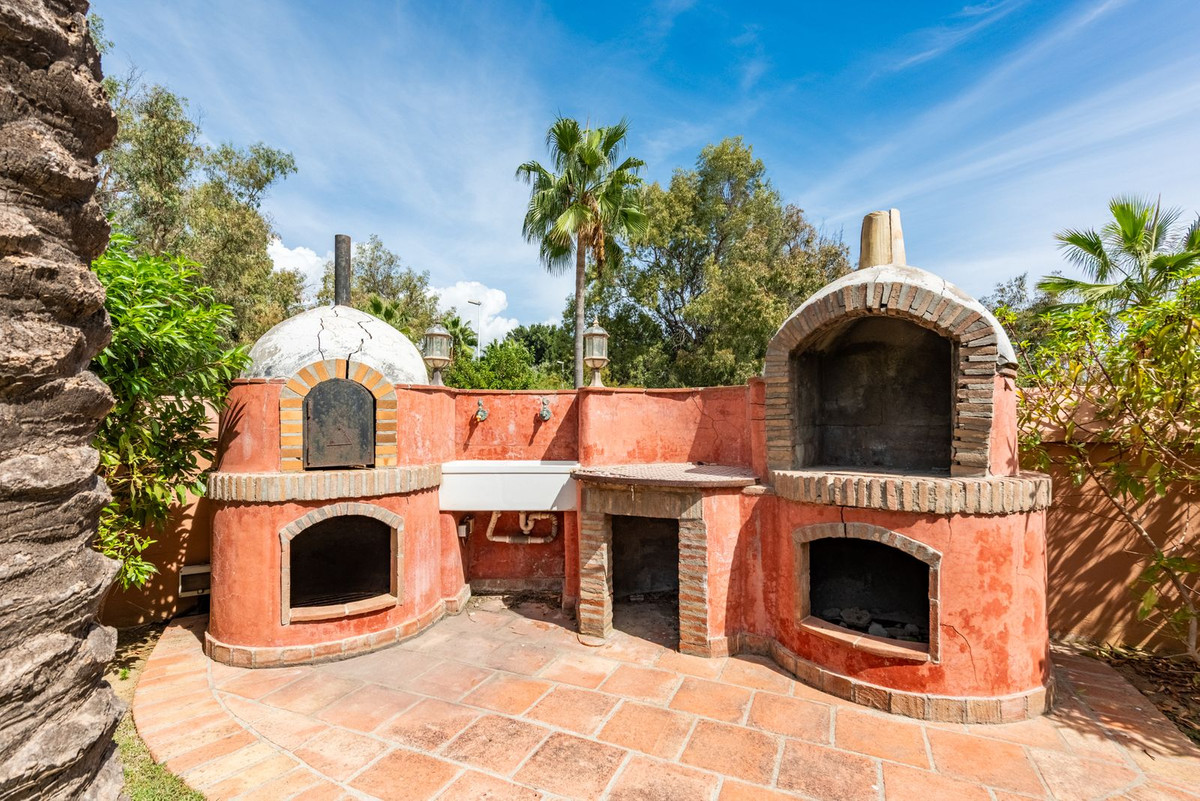 5 Bed Townhouse for sale in Casares Playa Costa Del Sol, Málaga, Spain