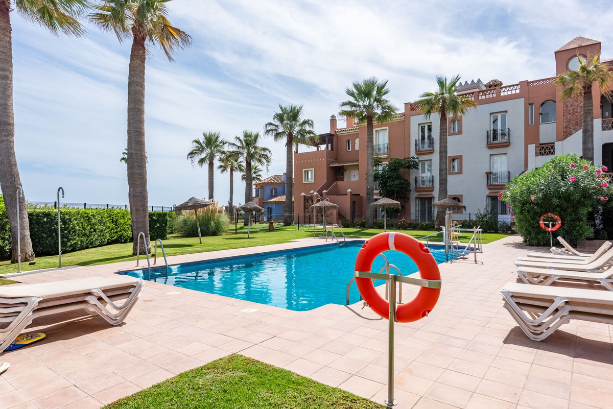 5 Bed Townhouse for sale in Casares Playa Costa Del Sol, Málaga, Spain