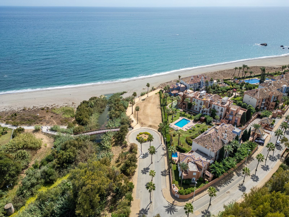 5 Bed Townhouse for sale in Casares Playa Costa Del Sol, Málaga, Spain