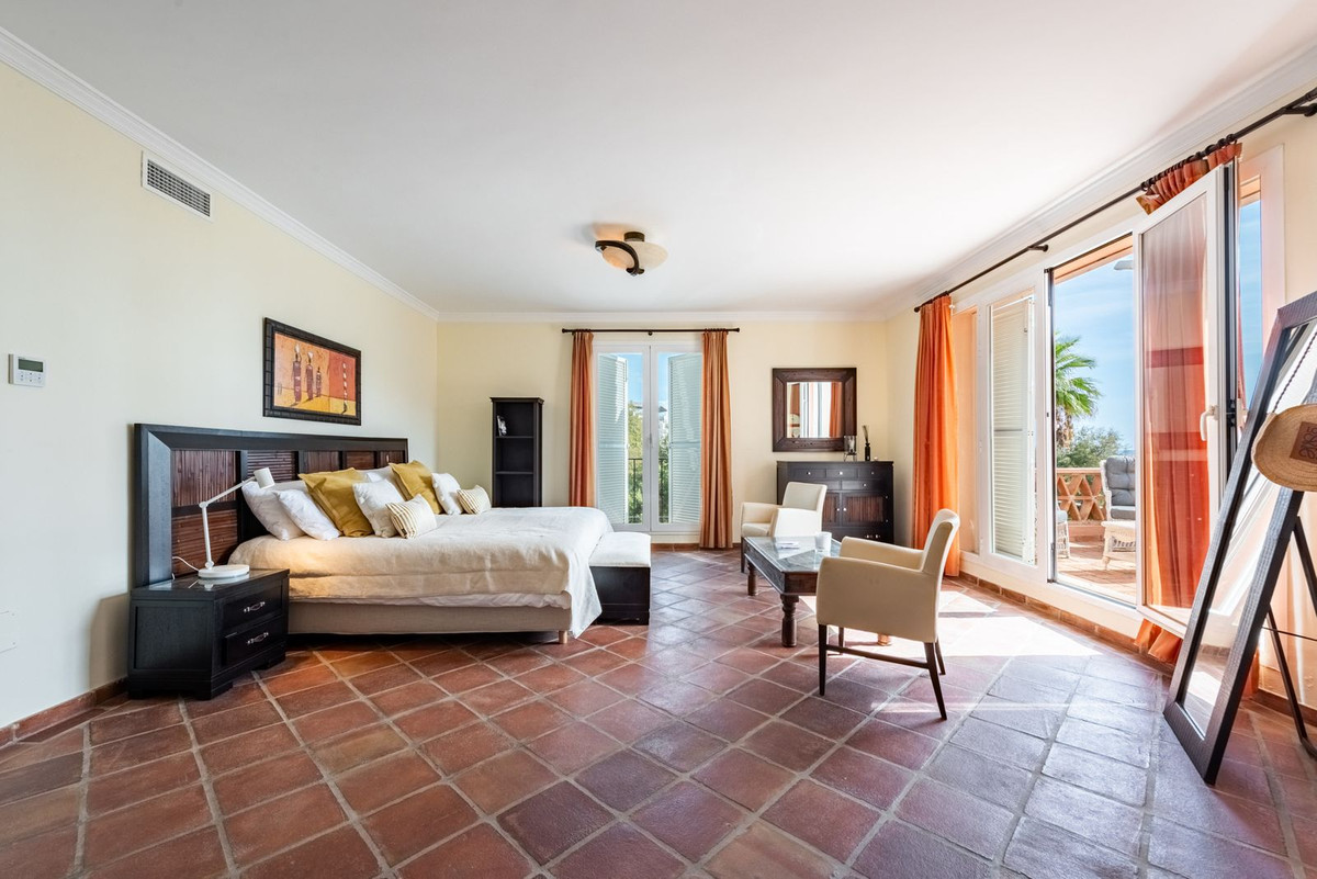 5 Bed Townhouse for sale in Casares Playa Costa Del Sol, Málaga, Spain