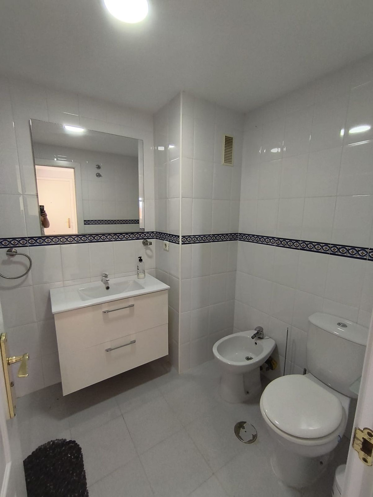 Se vende Apartamento en Planta Última de 3 dormitorios en Costa Del Sol, Málaga, España