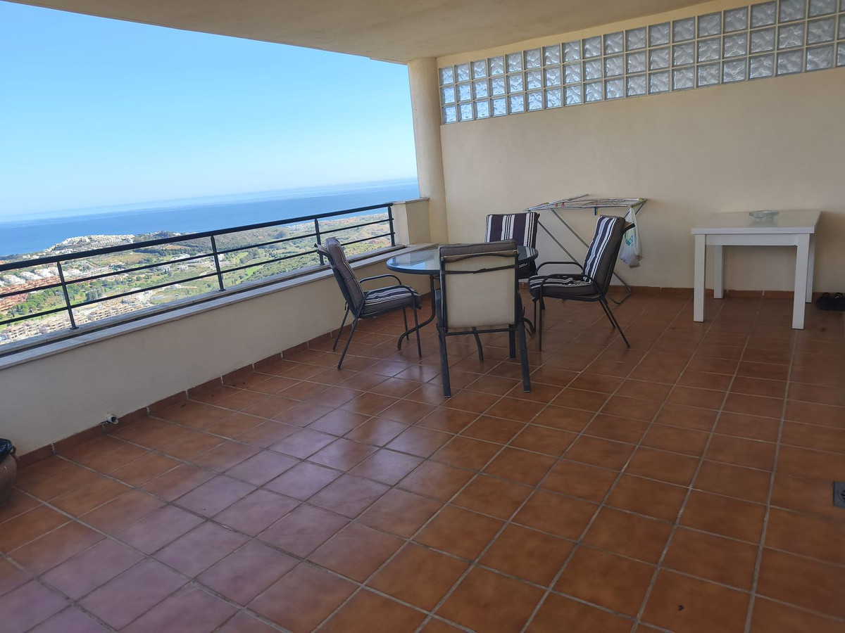 Se vende Apartamento en Planta Última de 3 dormitorios en Costa Del Sol, Málaga, España