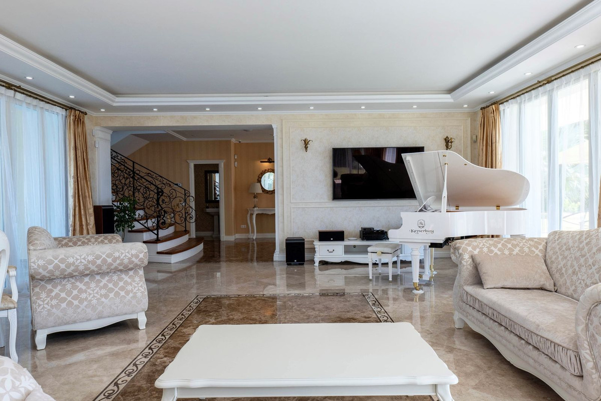 Se vende Villa - Chalet de 4 dormitorios en Costa Del Sol, Málaga, España