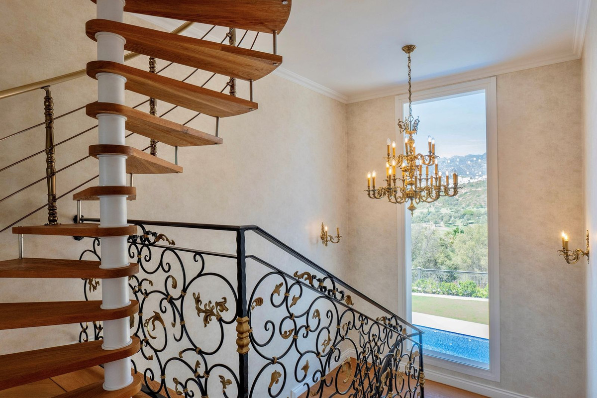 Se vende Villa - Chalet de 4 dormitorios en Costa Del Sol, Málaga, España