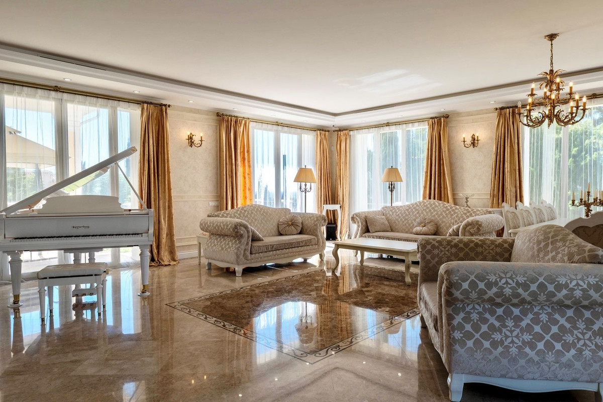 Se vende Villa - Chalet de 4 dormitorios en Costa Del Sol, Málaga, España