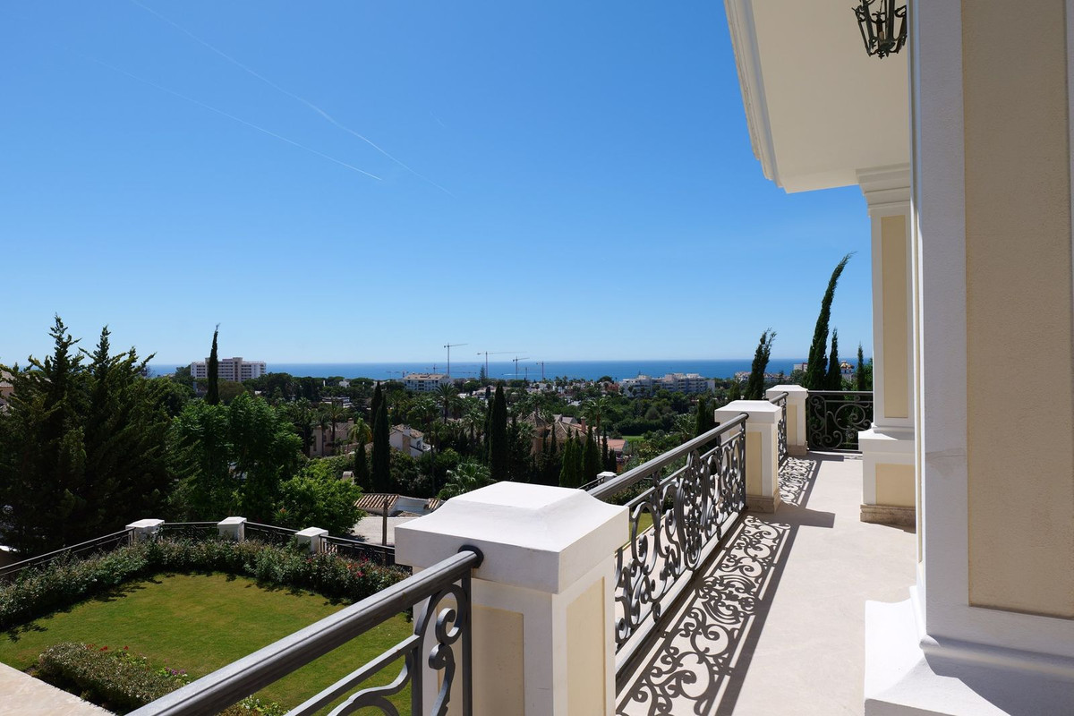 Se vende Villa - Chalet de 4 dormitorios en Costa Del Sol, Málaga, España