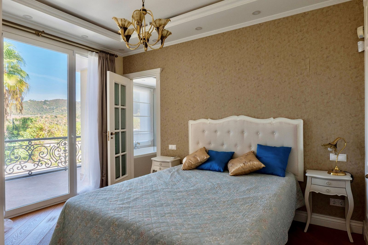 Se vende Villa - Chalet de 4 dormitorios en Costa Del Sol, Málaga, España