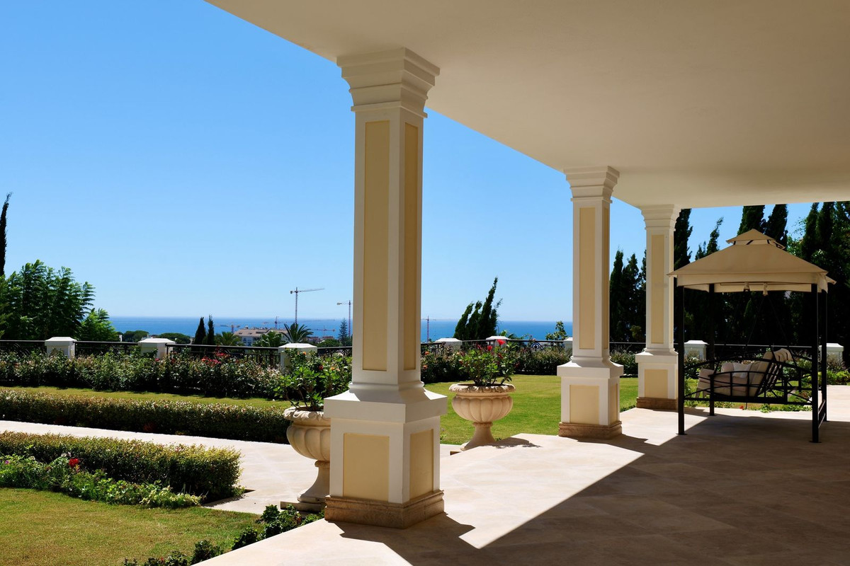 Se vende Villa - Chalet de 4 dormitorios en Costa Del Sol, Málaga, España