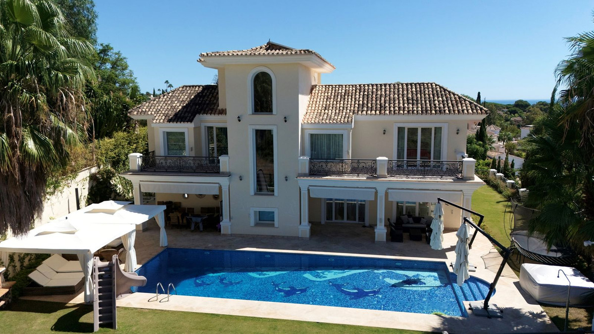 Se vende Villa - Chalet de 4 dormitorios en Costa Del Sol, Málaga, España