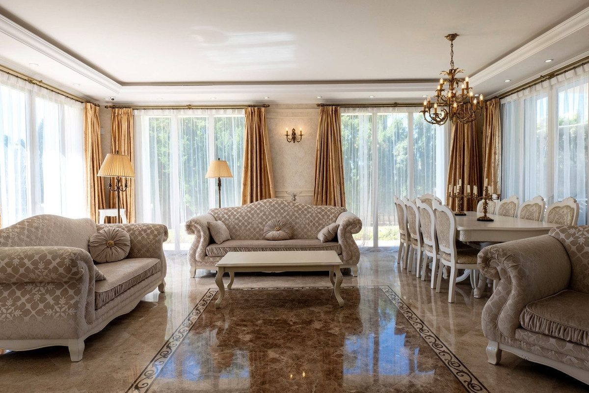 Se vende Villa - Chalet de 4 dormitorios en Costa Del Sol, Málaga, España