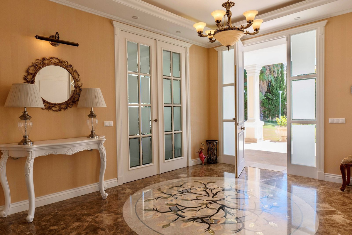 Se vende Villa - Chalet de 4 dormitorios en Costa Del Sol, Málaga, España