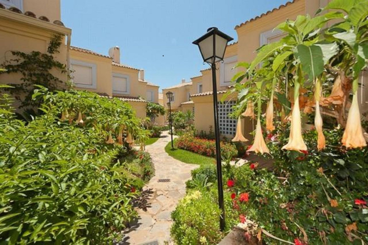 3 Bed Townhouse for sale in Puerto Banús Costa Del Sol, Málaga, Spain