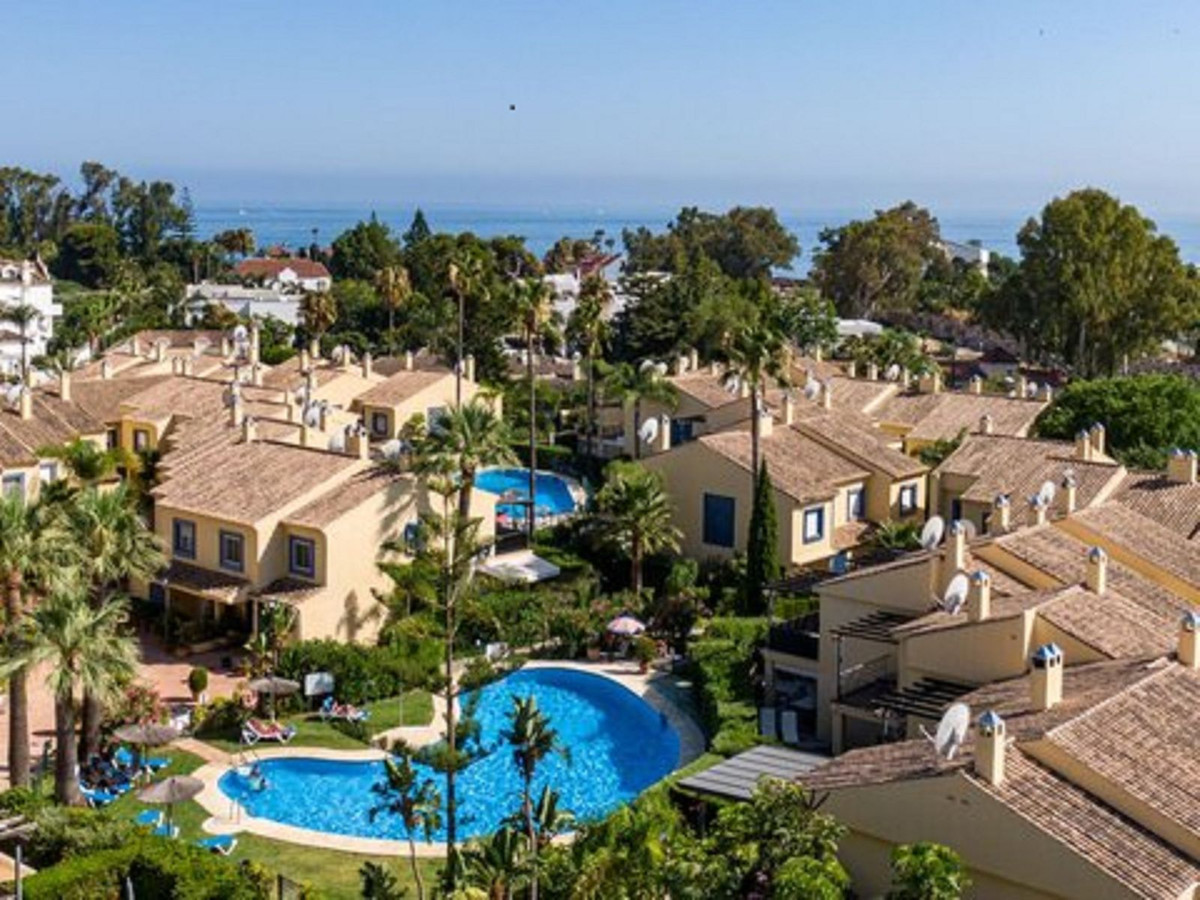 3 Bed Townhouse for sale in Puerto Banús Costa Del Sol, Málaga, Spain