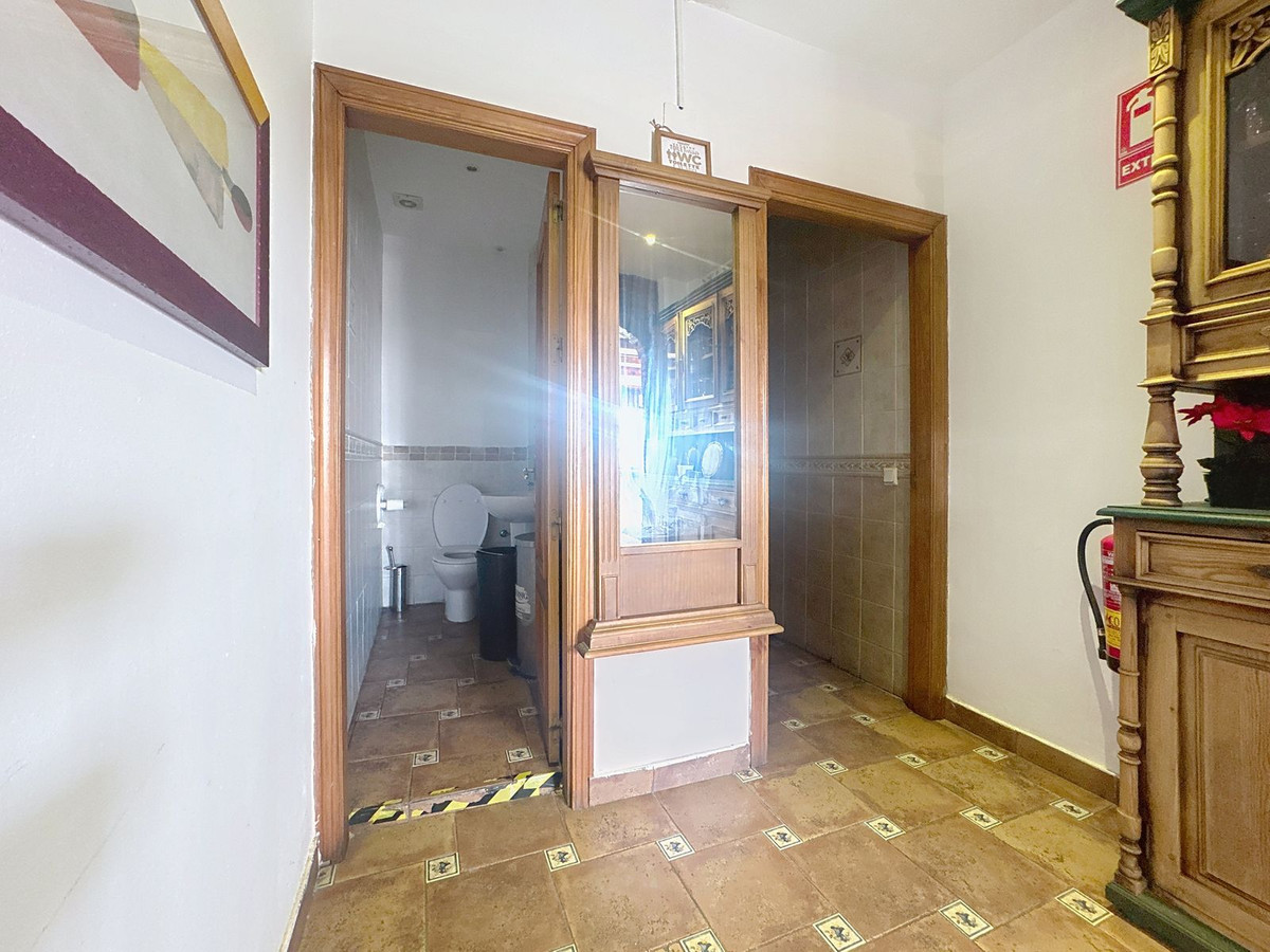 Commercial unit for sale in Diana Park Costa Del Sol, Málaga, Spain