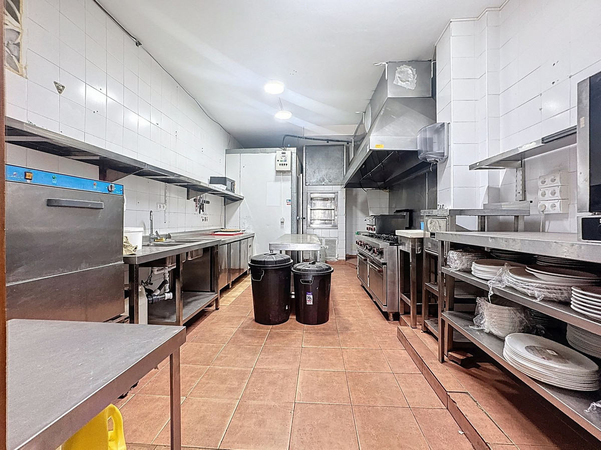 Commercial unit for sale in Diana Park Costa Del Sol, Málaga, Spain