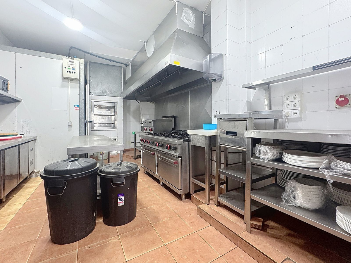 Commercial unit for sale in Diana Park Costa Del Sol, Málaga, Spain