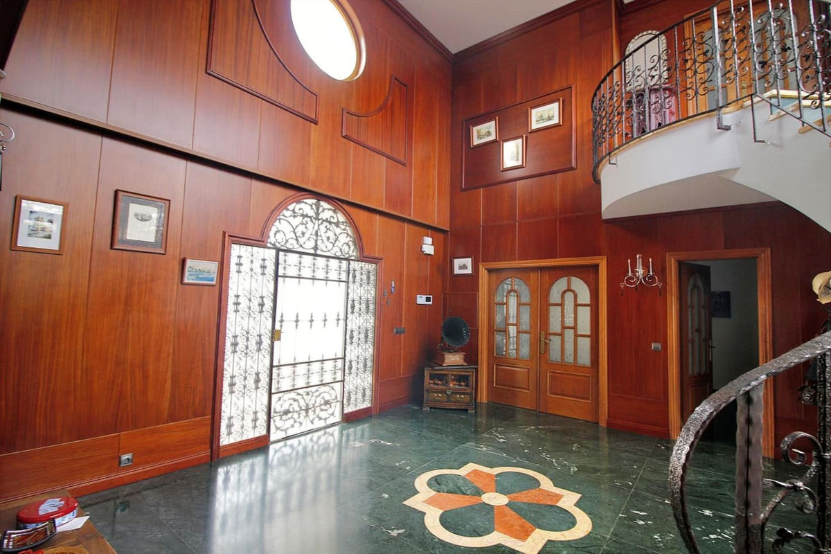 6 Bed Townhouse for sale in Benalmadena Costa Del Sol, Málaga, Spain