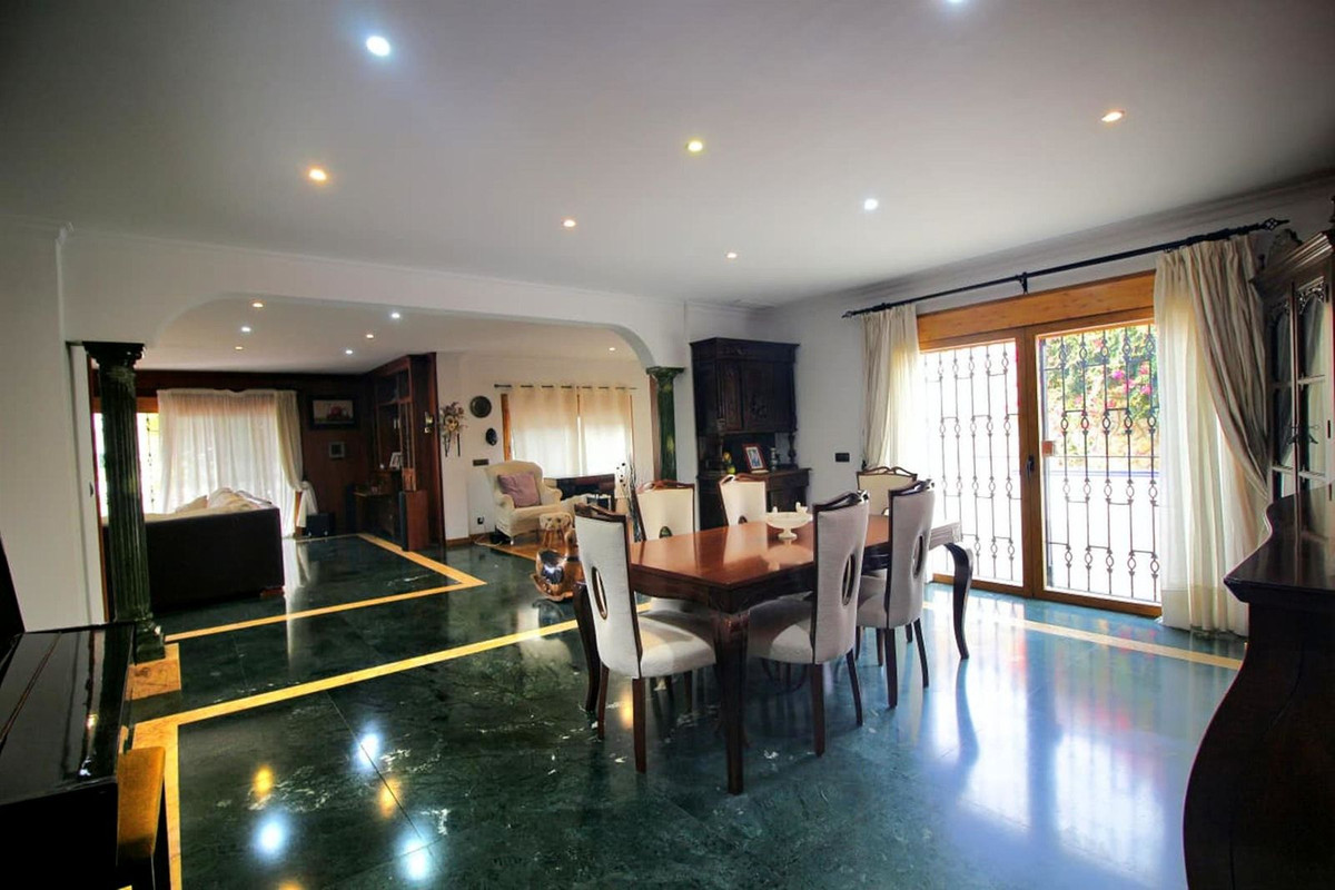 6 Bed Townhouse for sale in Benalmadena Costa Del Sol, Málaga, Spain