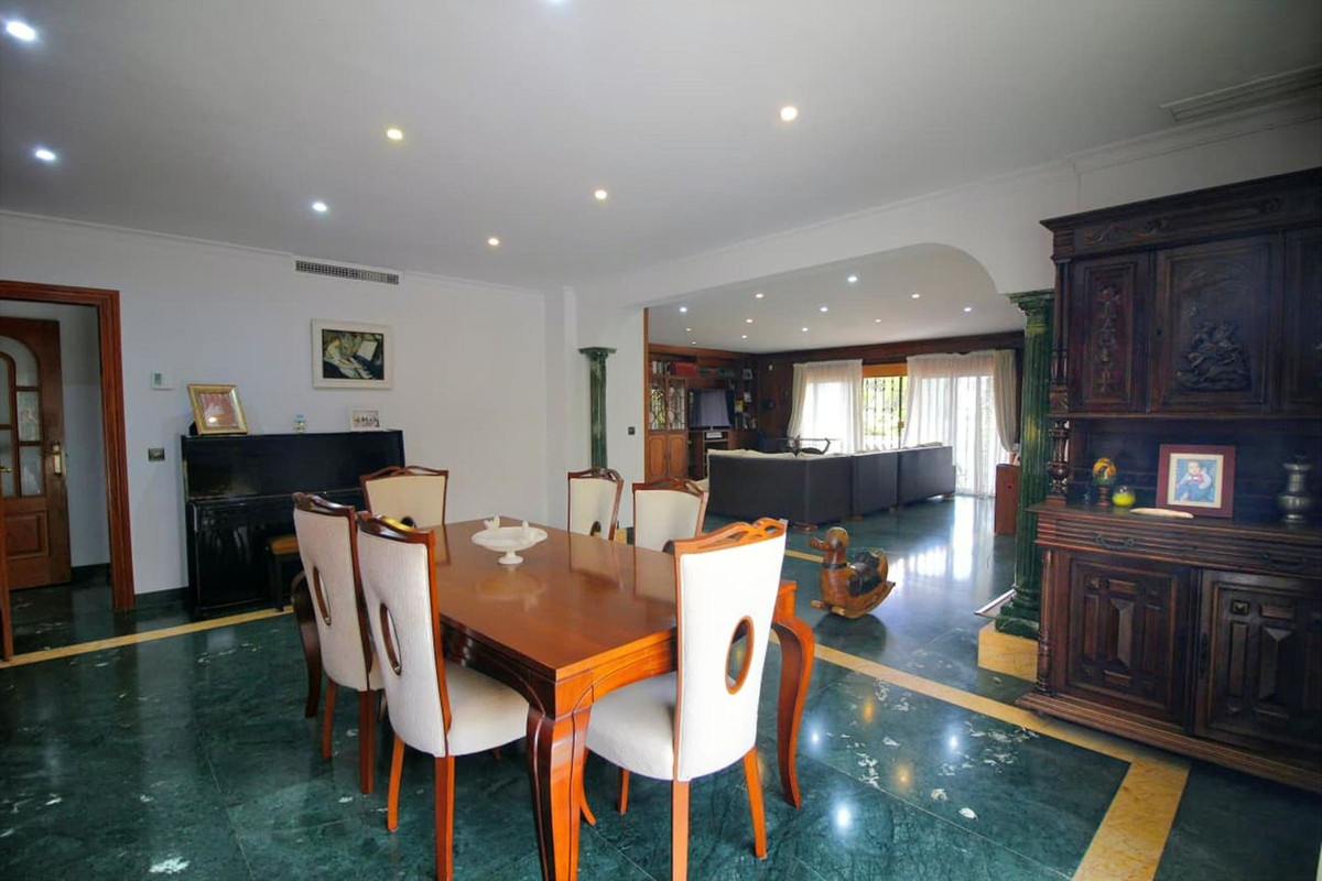 6 Bed Townhouse for sale in Benalmadena Costa Del Sol, Málaga, Spain