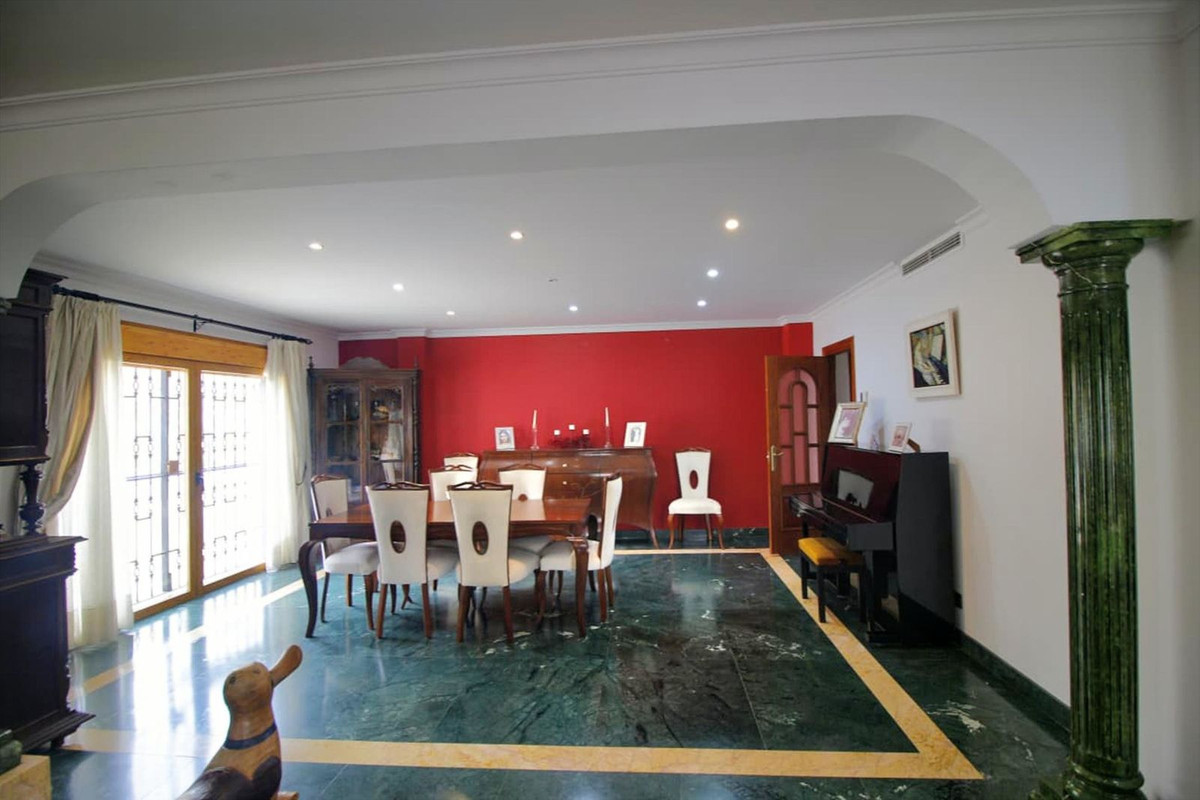 6 Bed Townhouse for sale in Benalmadena Costa Del Sol, Málaga, Spain