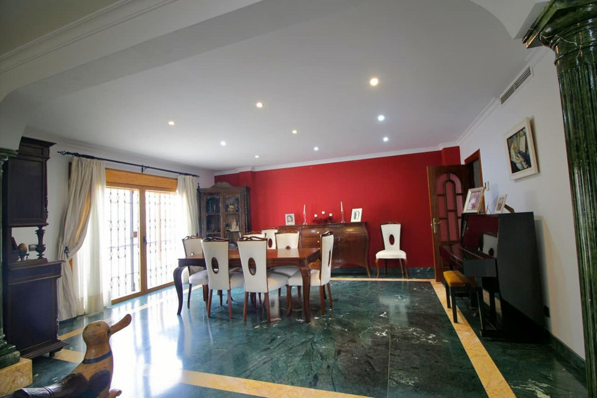 6 Bed Townhouse for sale in Benalmadena Costa Del Sol, Málaga, Spain