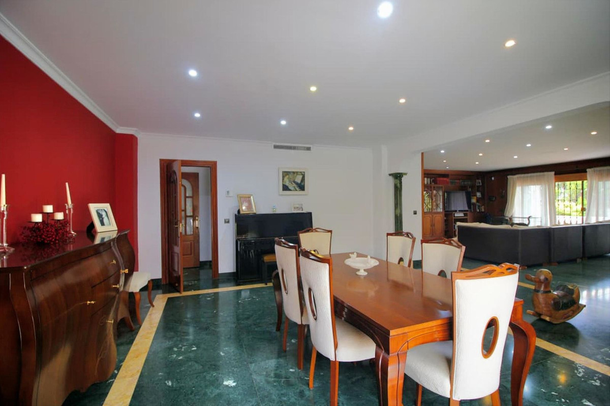 6 Bed Townhouse for sale in Benalmadena Costa Del Sol, Málaga, Spain