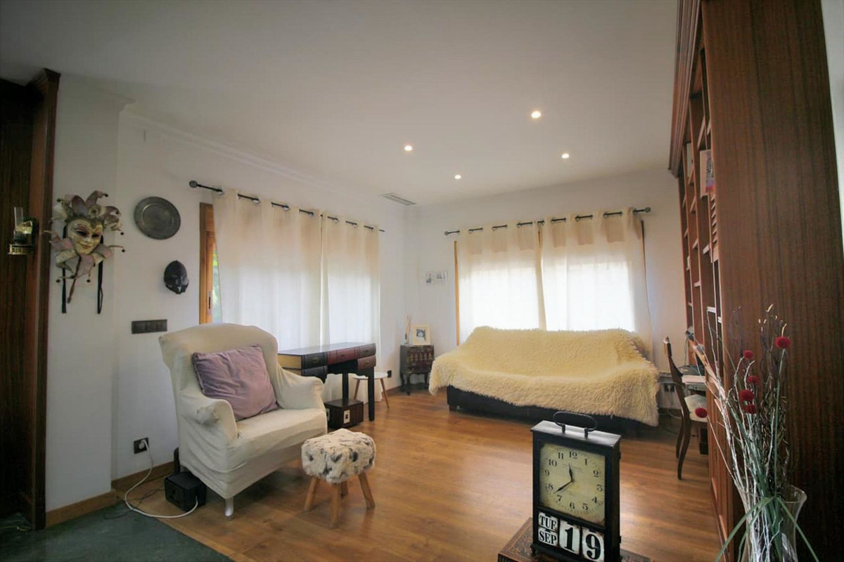 6 Bed Townhouse for sale in Benalmadena Costa Del Sol, Málaga, Spain