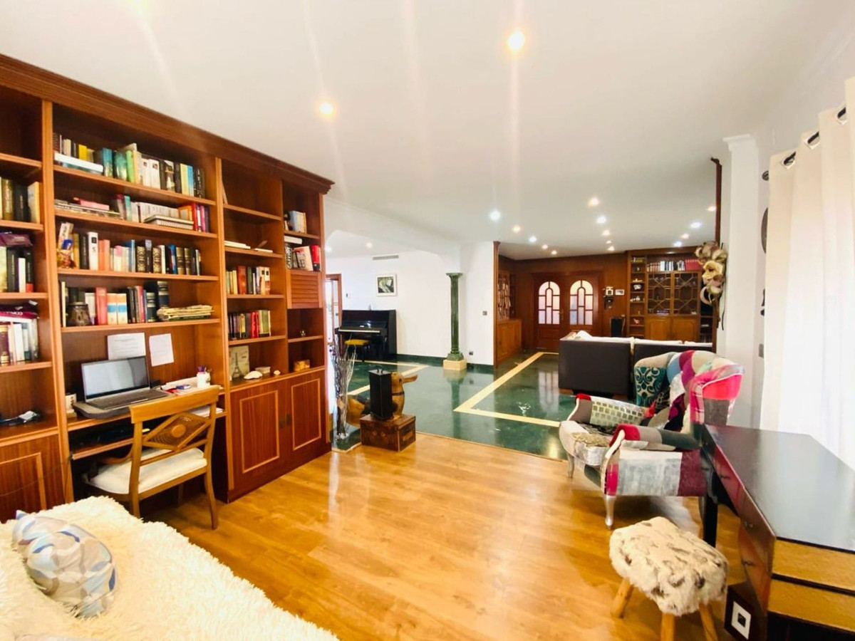 6 Bed Townhouse for sale in Benalmadena Costa Del Sol, Málaga, Spain