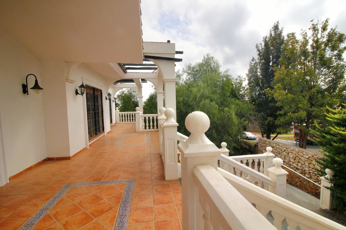 6 Bed Townhouse for sale in Benalmadena Costa Del Sol, Málaga, Spain