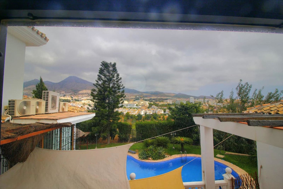 6 Bed Townhouse for sale in Benalmadena Costa Del Sol, Málaga, Spain