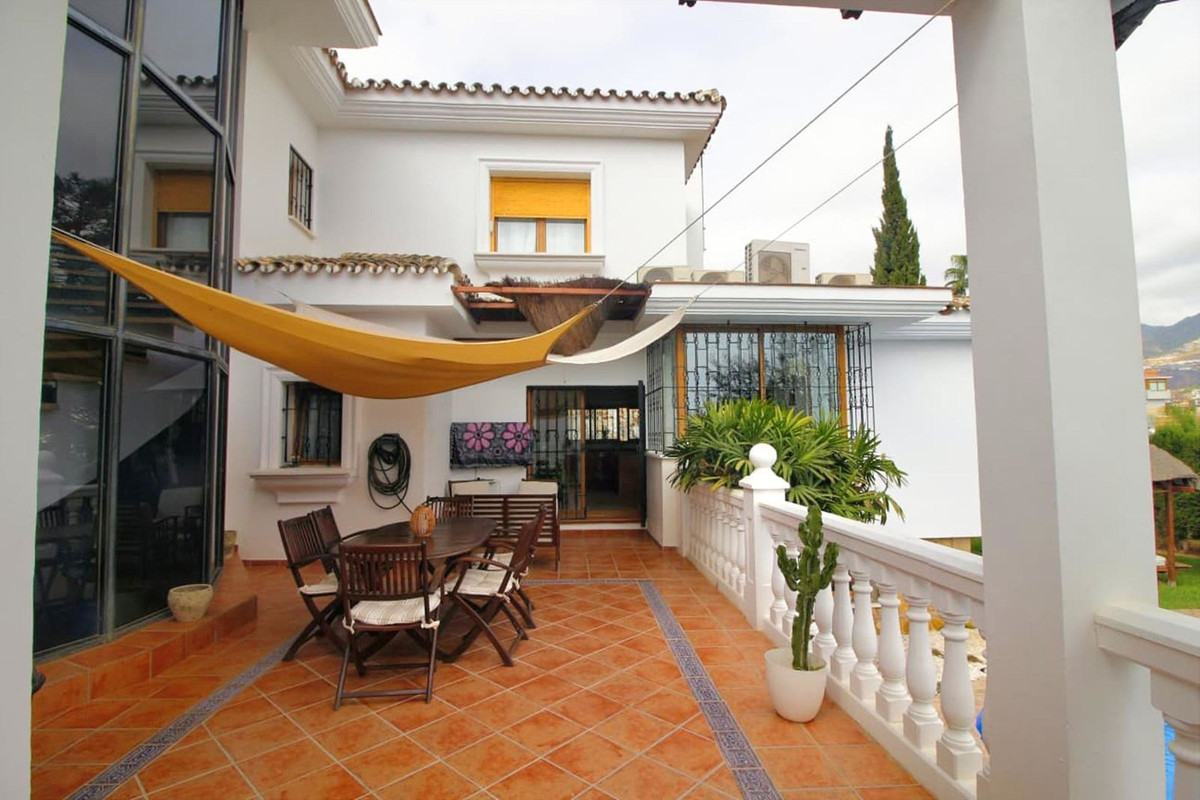 6 Bed Townhouse for sale in Benalmadena Costa Del Sol, Málaga, Spain