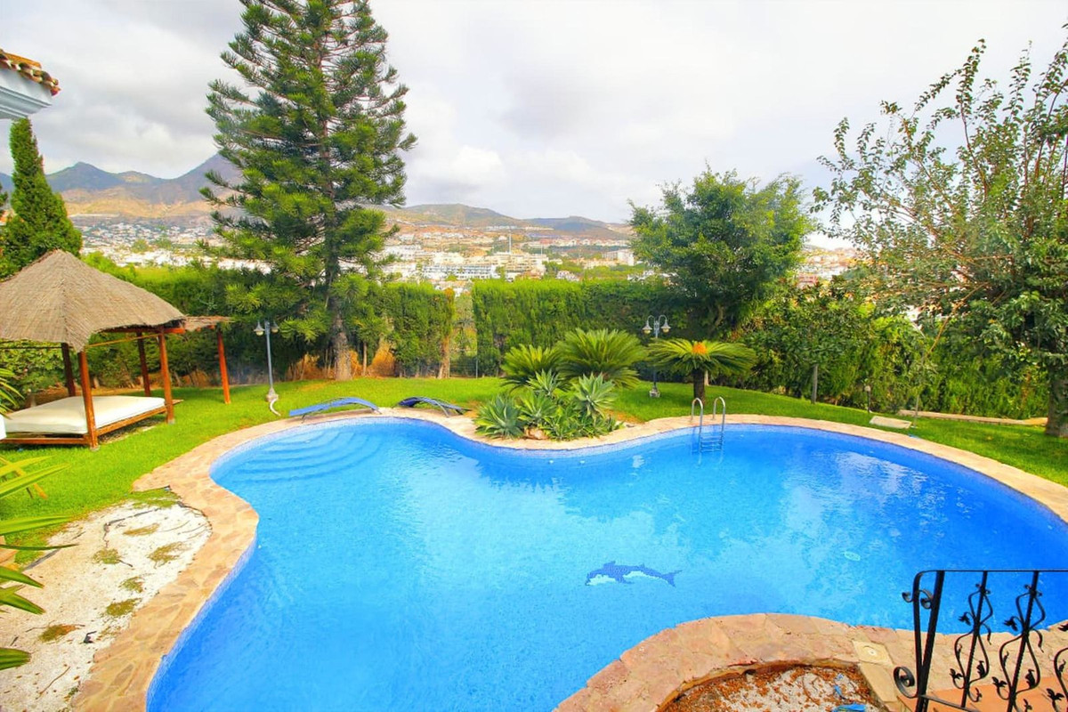 6 Bed Townhouse for sale in Benalmadena Costa Del Sol, Málaga, Spain