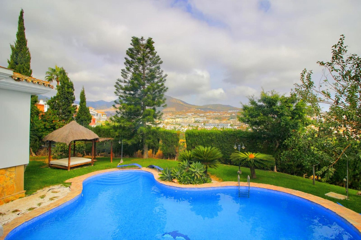 6 Bed Townhouse for sale in Benalmadena Costa Del Sol, Málaga, Spain