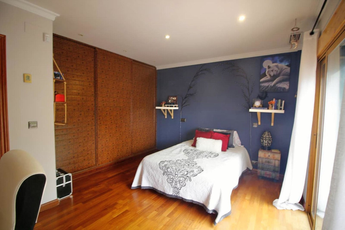 6 Bed Townhouse for sale in Benalmadena Costa Del Sol, Málaga, Spain