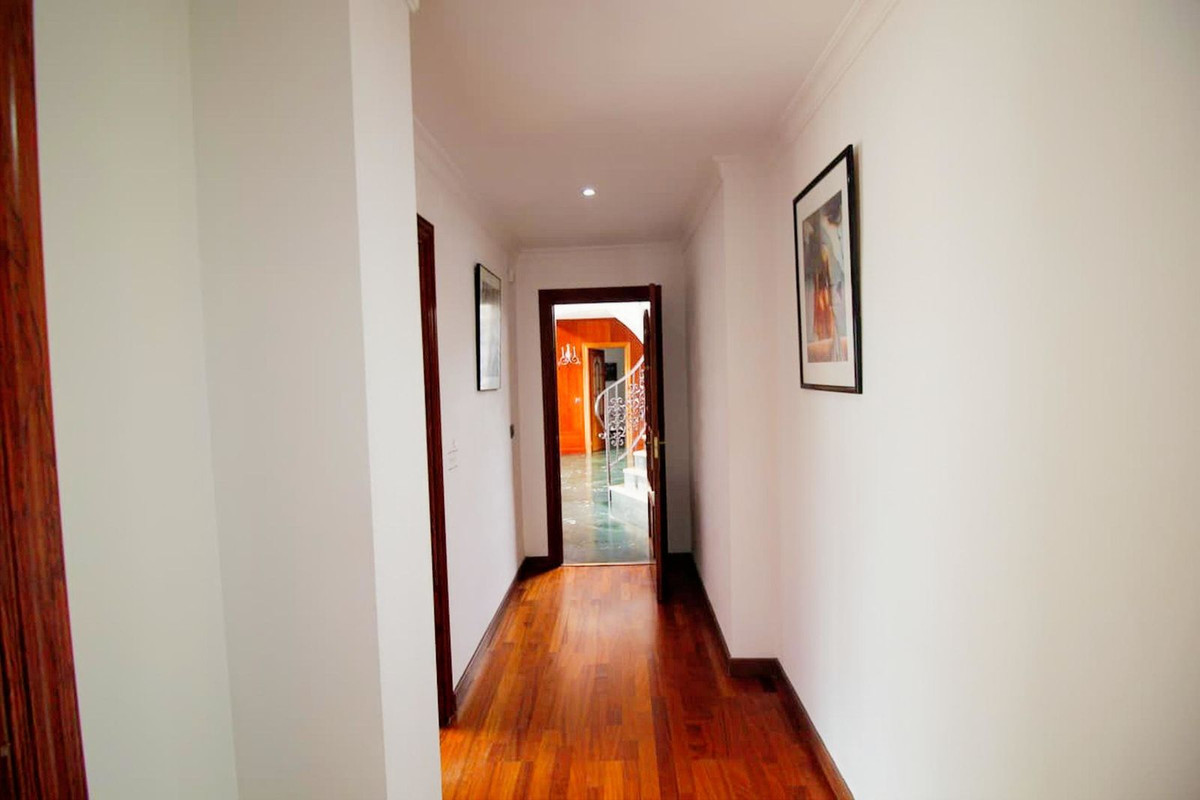 6 Bed Townhouse for sale in Benalmadena Costa Del Sol, Málaga, Spain