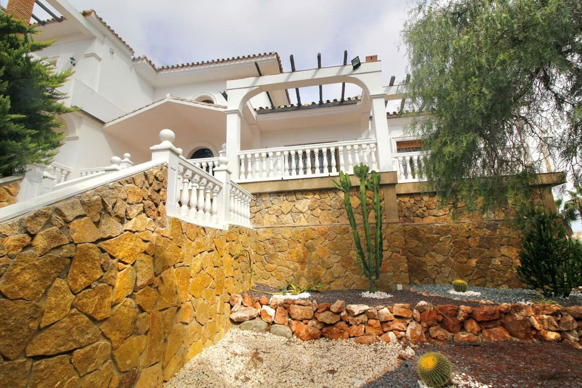 6 Bed Townhouse for sale in Benalmadena Costa Del Sol, Málaga, Spain