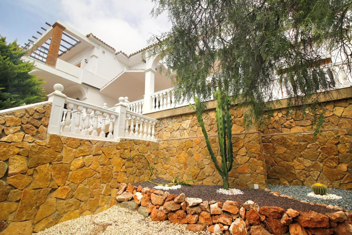 6 Bed Townhouse for sale in Benalmadena Costa Del Sol, Málaga, Spain