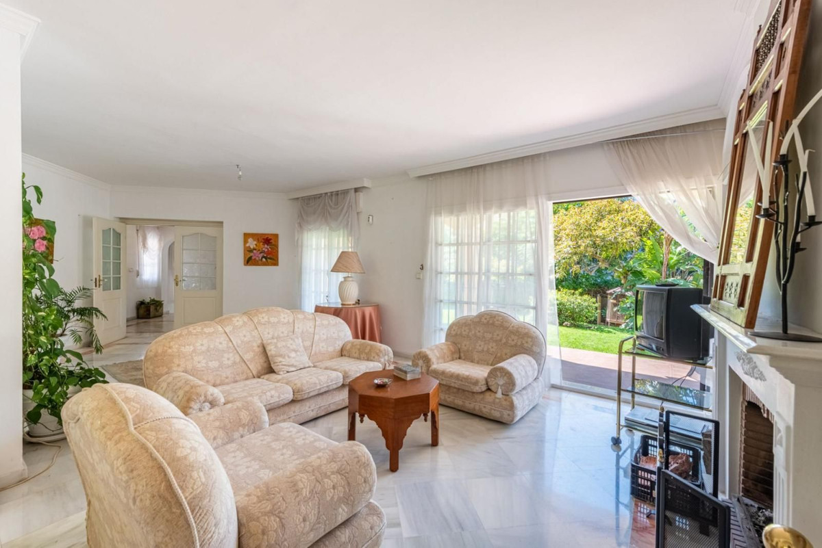Se vende Villa - Chalet de 8 dormitorios en Costa Del Sol, Málaga, España