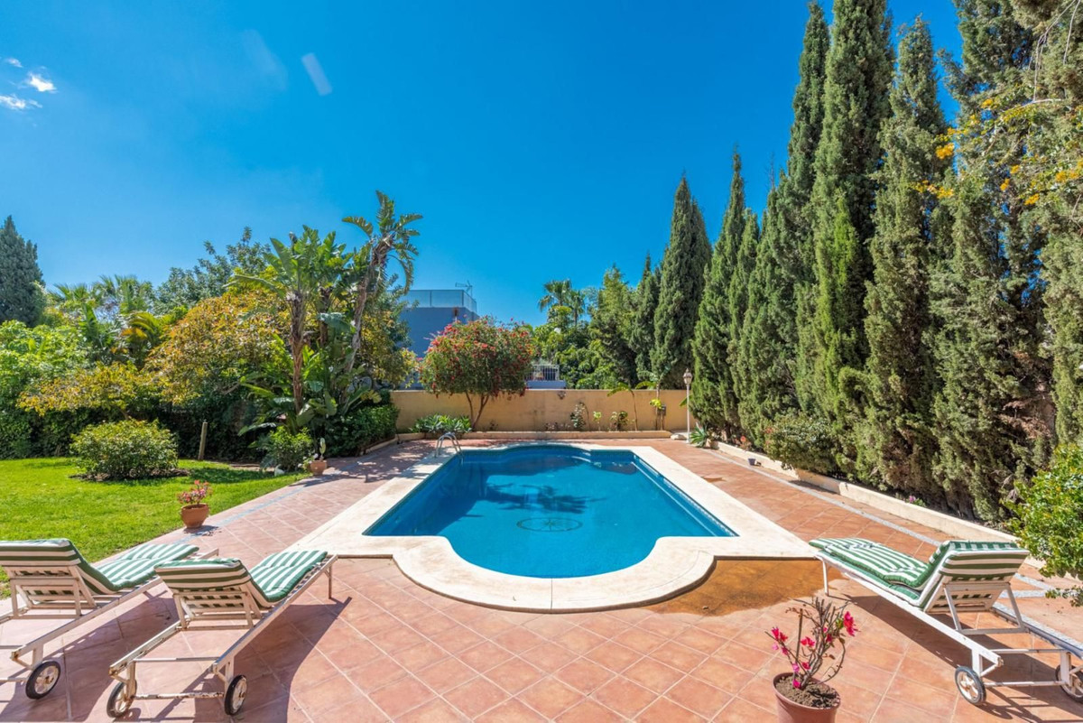 Se vende Villa - Chalet de 8 dormitorios en Costa Del Sol, Málaga, España