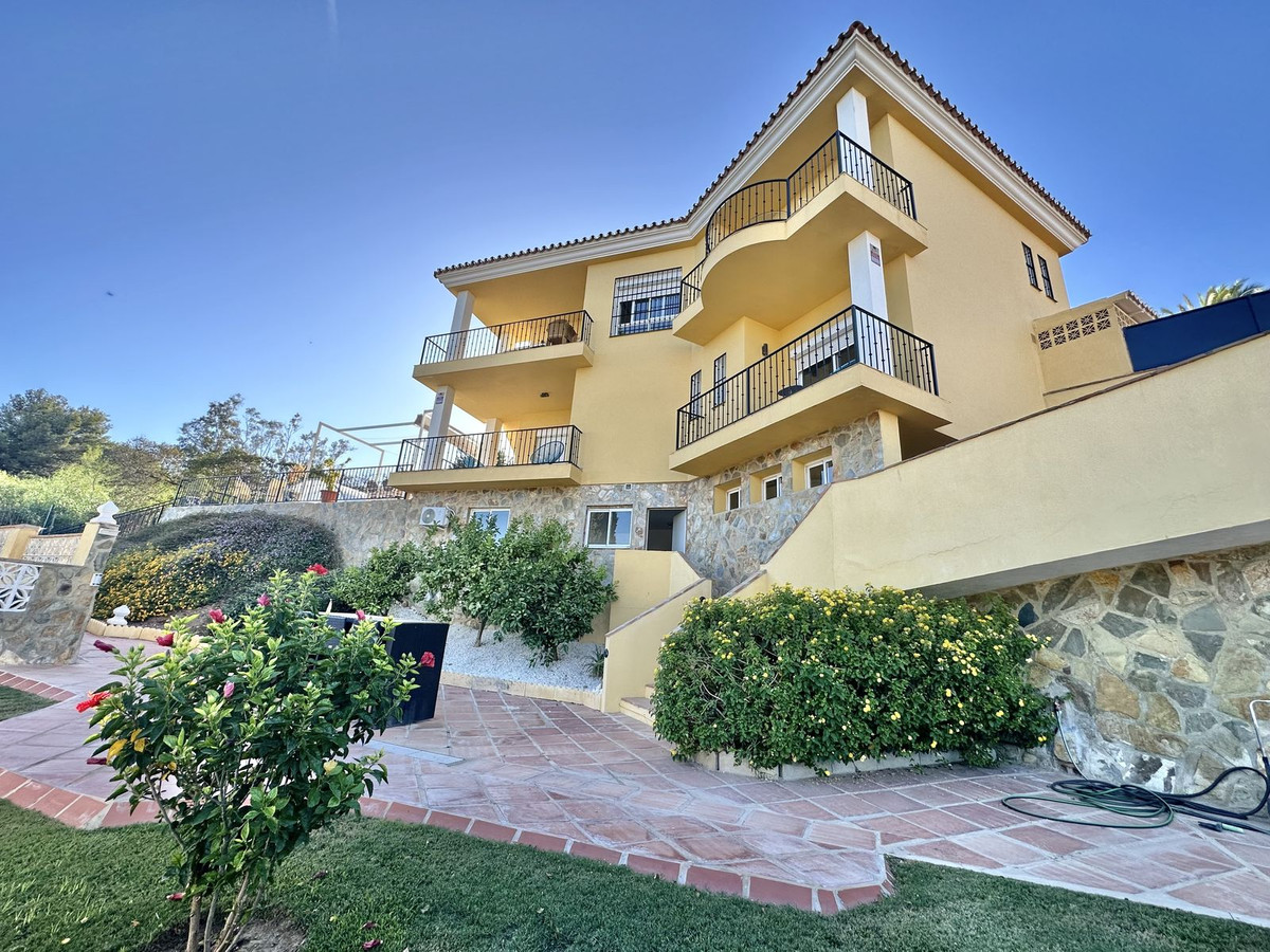 4 Bed Townhouse for sale in Mijas Costa Costa Del Sol, Málaga, Spain