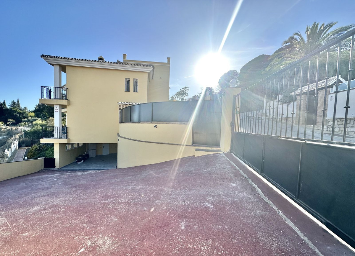 4 Bed Townhouse for sale in Mijas Costa Costa Del Sol, Málaga, Spain