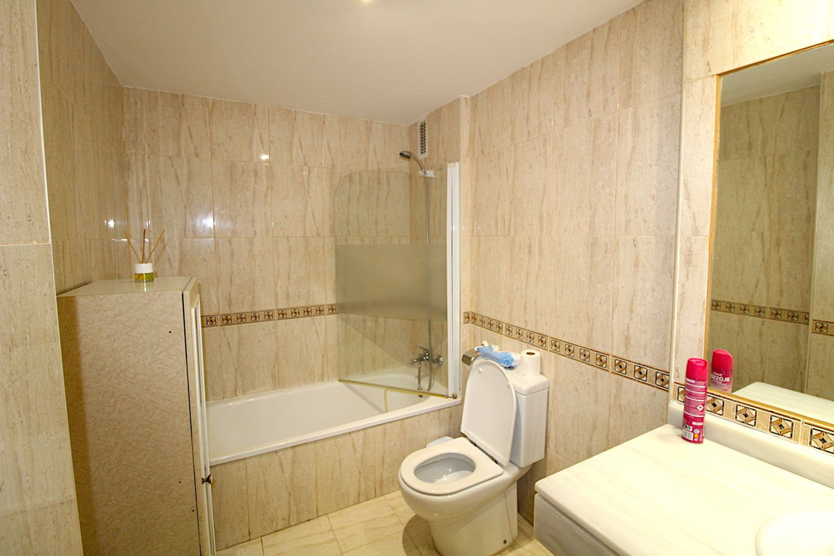 2 Bed Apartment for sale in San Pedro De Alcántara Costa Del Sol, Málaga, Spain