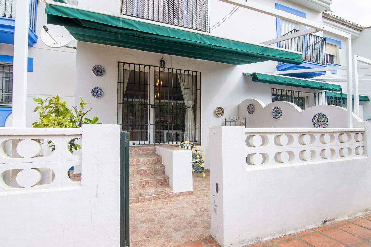 2 Bed Apartment for sale in Manilva Costa Del Sol, Málaga, Spain