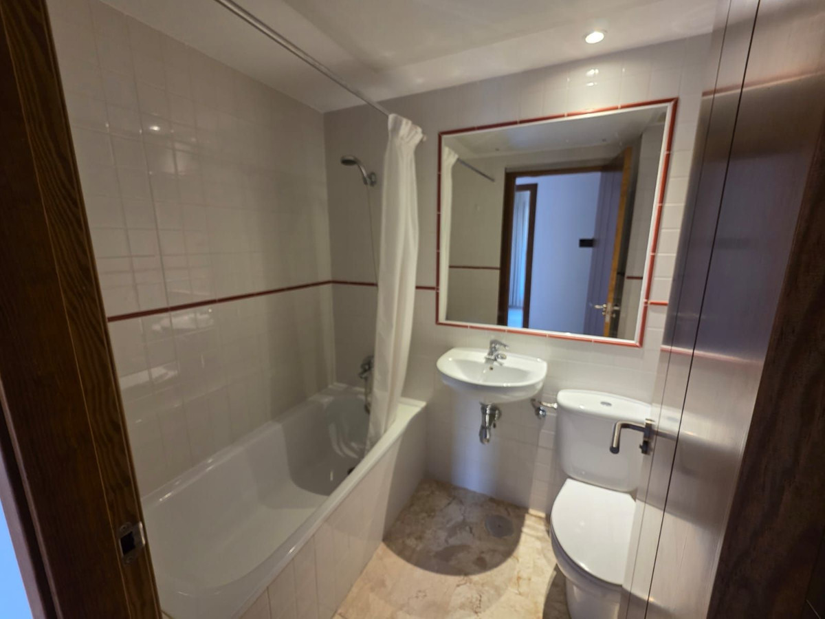 Se vende Apartamento Planta Media de 2 dormitorios en Costa Blanca, Alicante, España